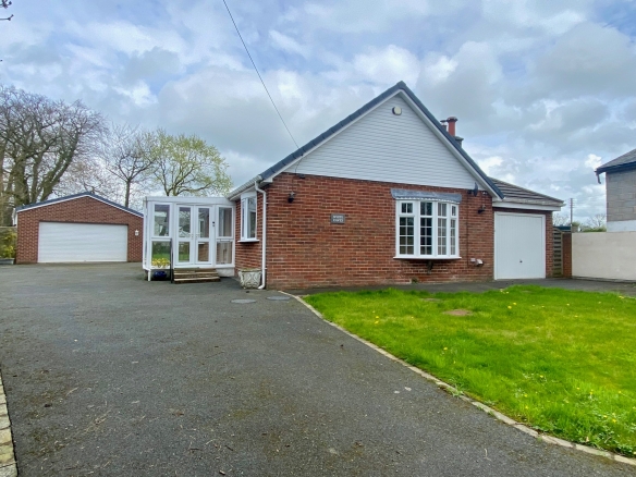 LET AGREED   White Eaves, Square Lane, Catforth, Preston PR4 0HP